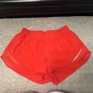 Lululemon Hotty hot shorts 2.5in